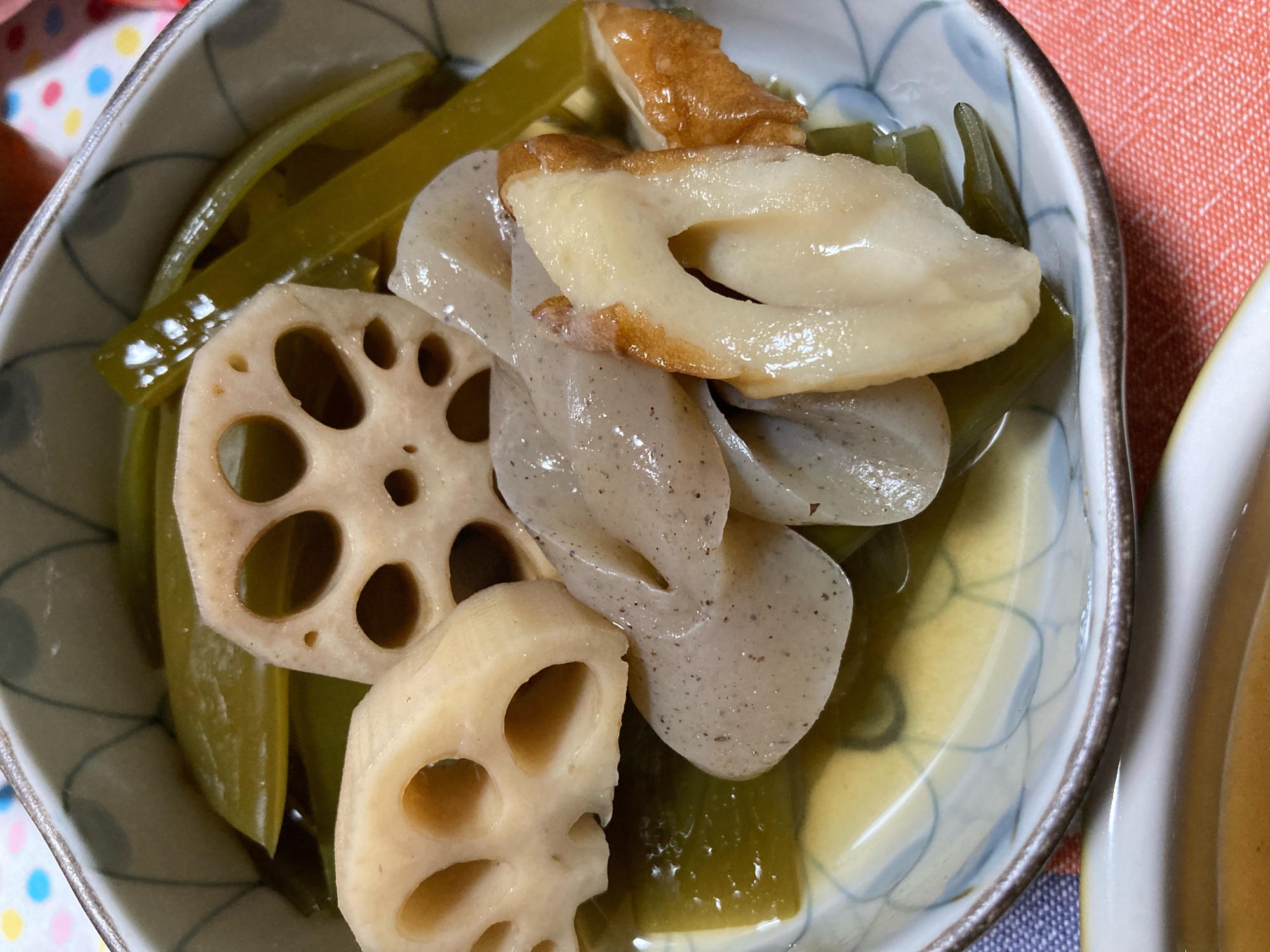 レンコンと茎わかめの煮物（写真レシピ）