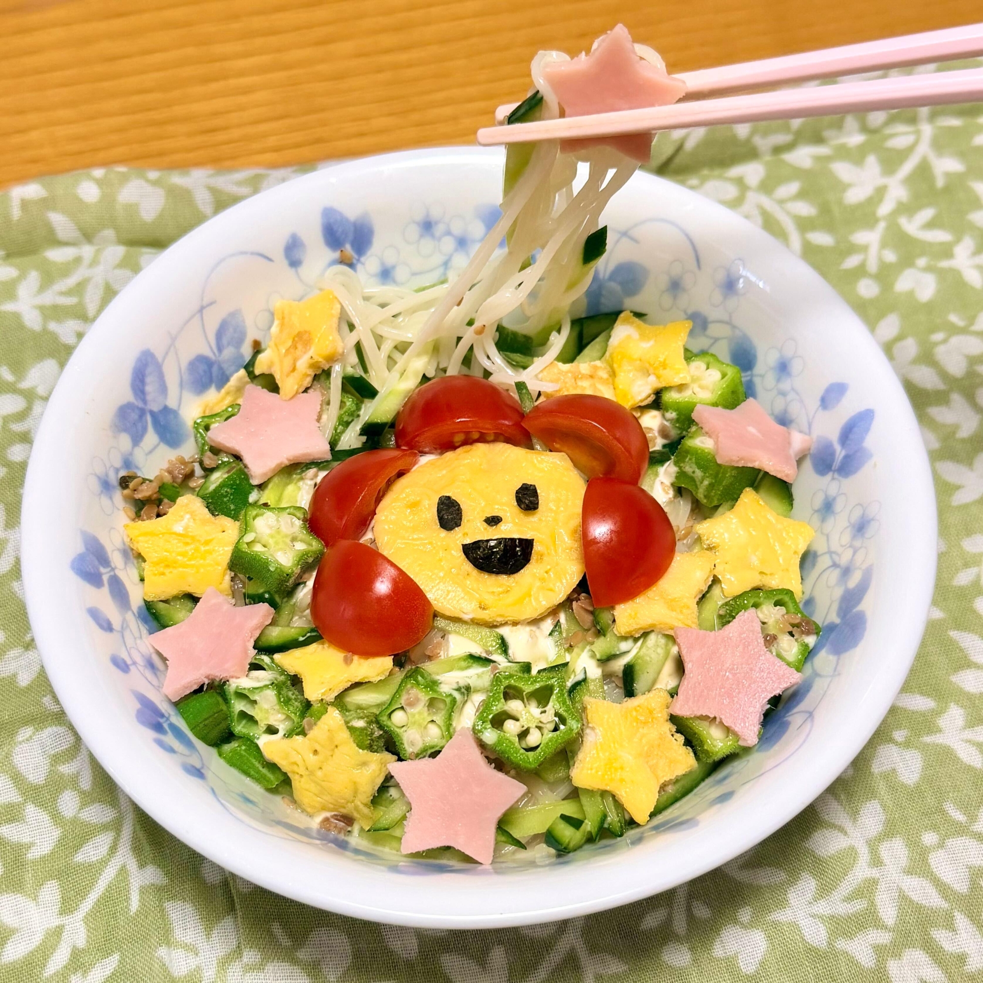 星がいっぱい☆サンサンの冷やし中華風そうめん