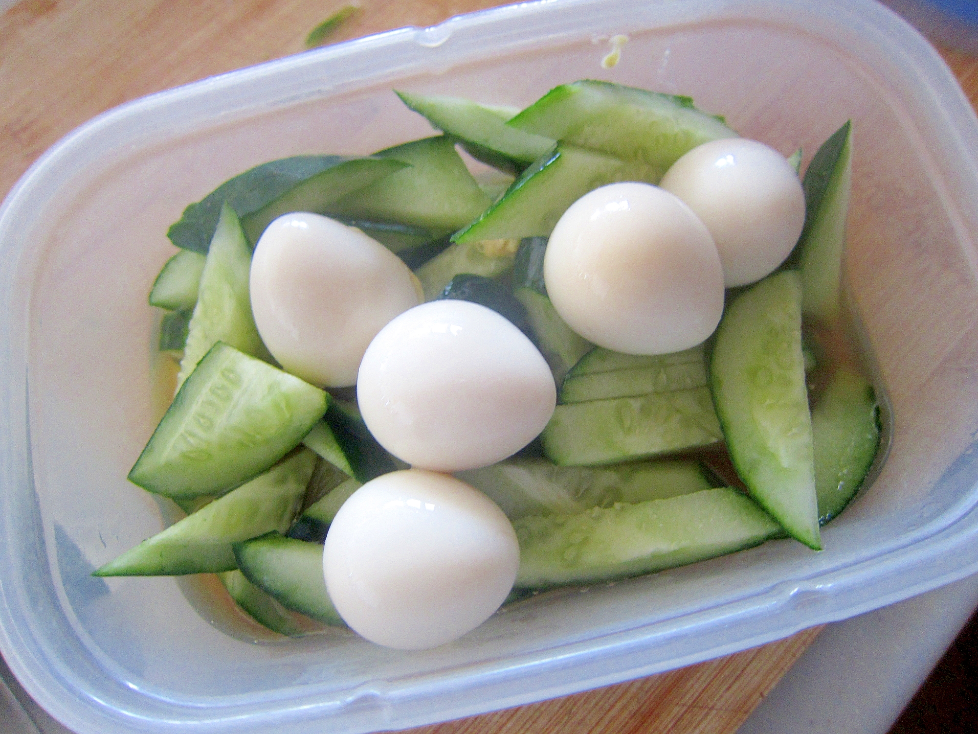 胡瓜とうずらの卵のグリル