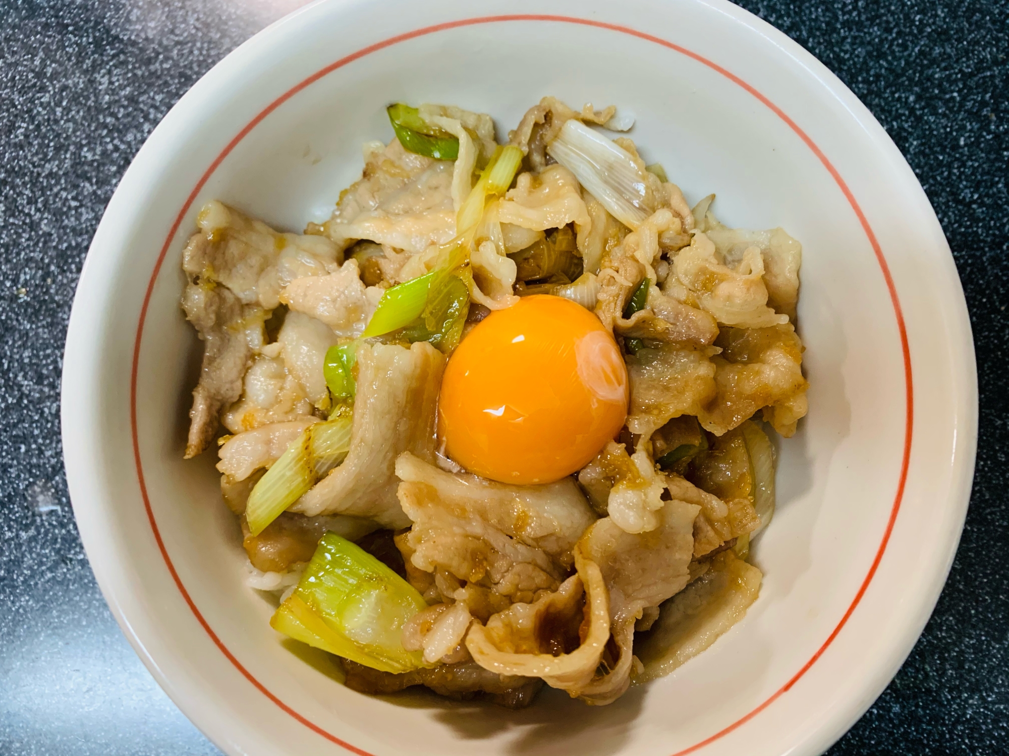 にんにくたっぷり濃いめ！すた丼♪