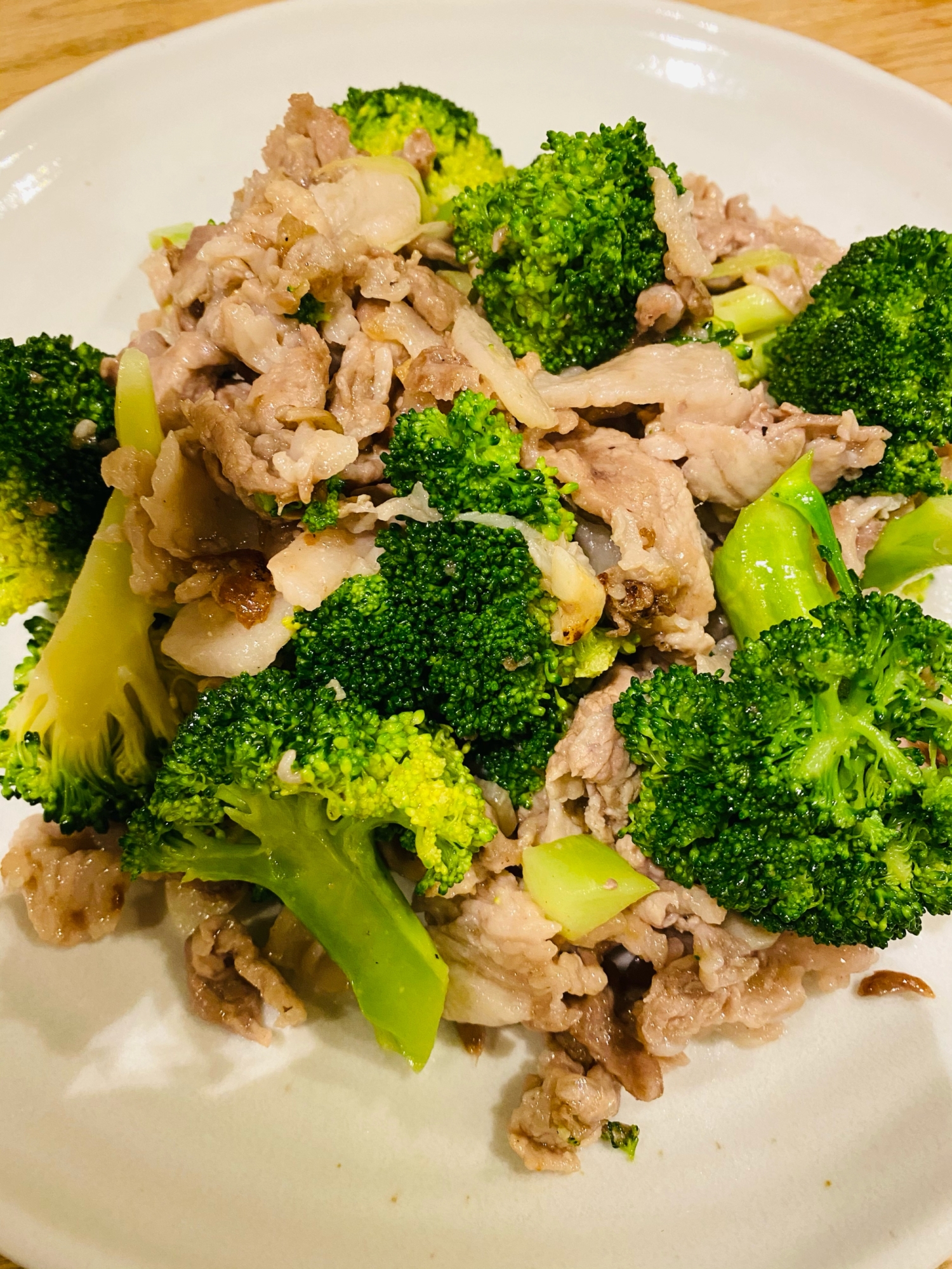 ブロッコリーと豚こま切れ肉の炒めもの