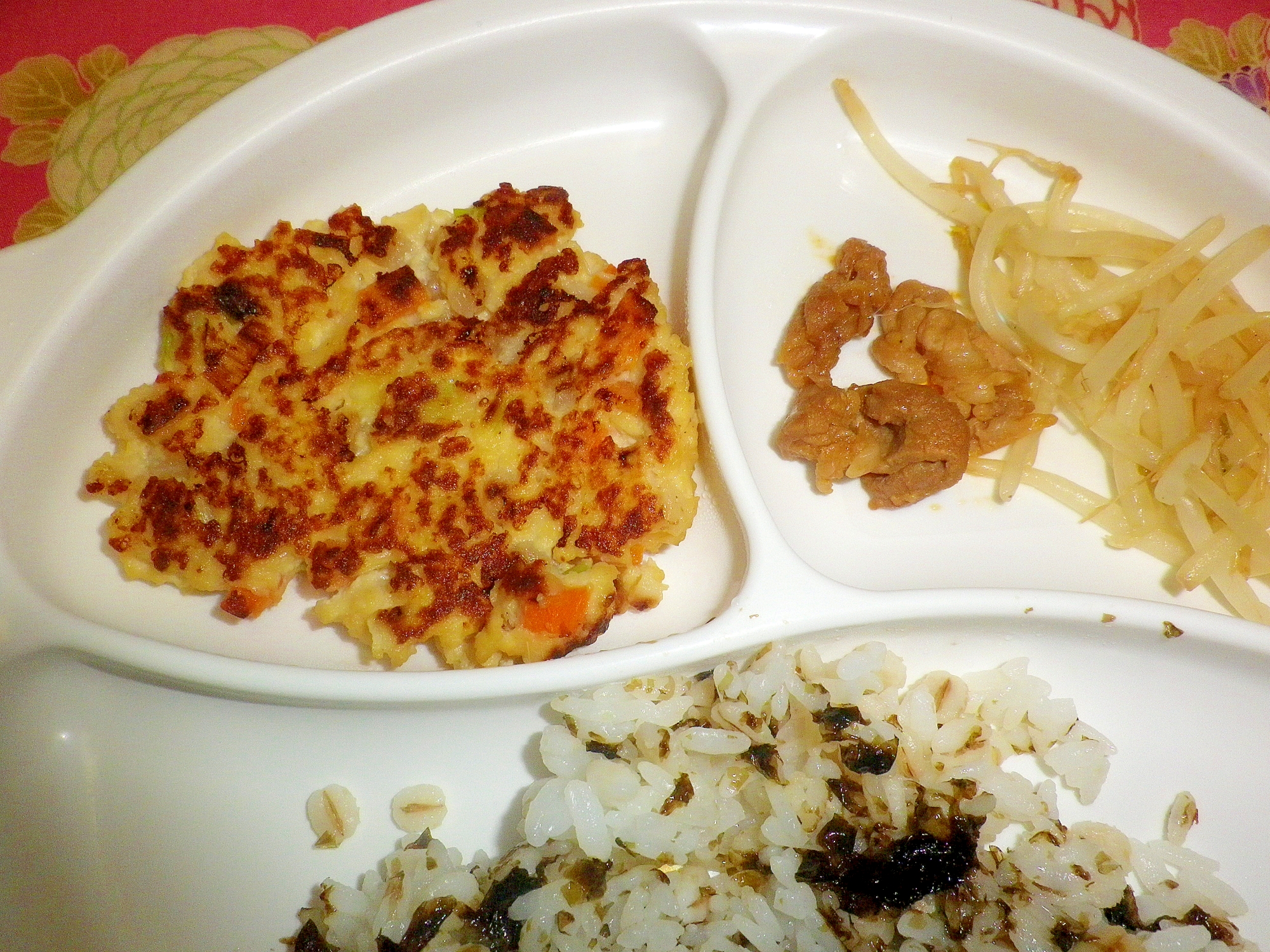 【幼児食】鶏ひき肉と豆腐と野菜のハンバーグ