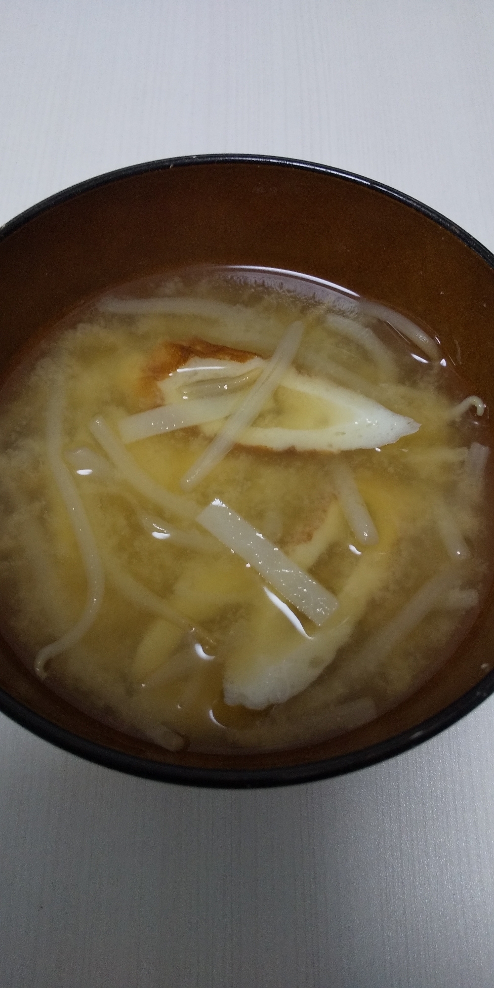 もやしとちくわと大根の皮のお味噌汁