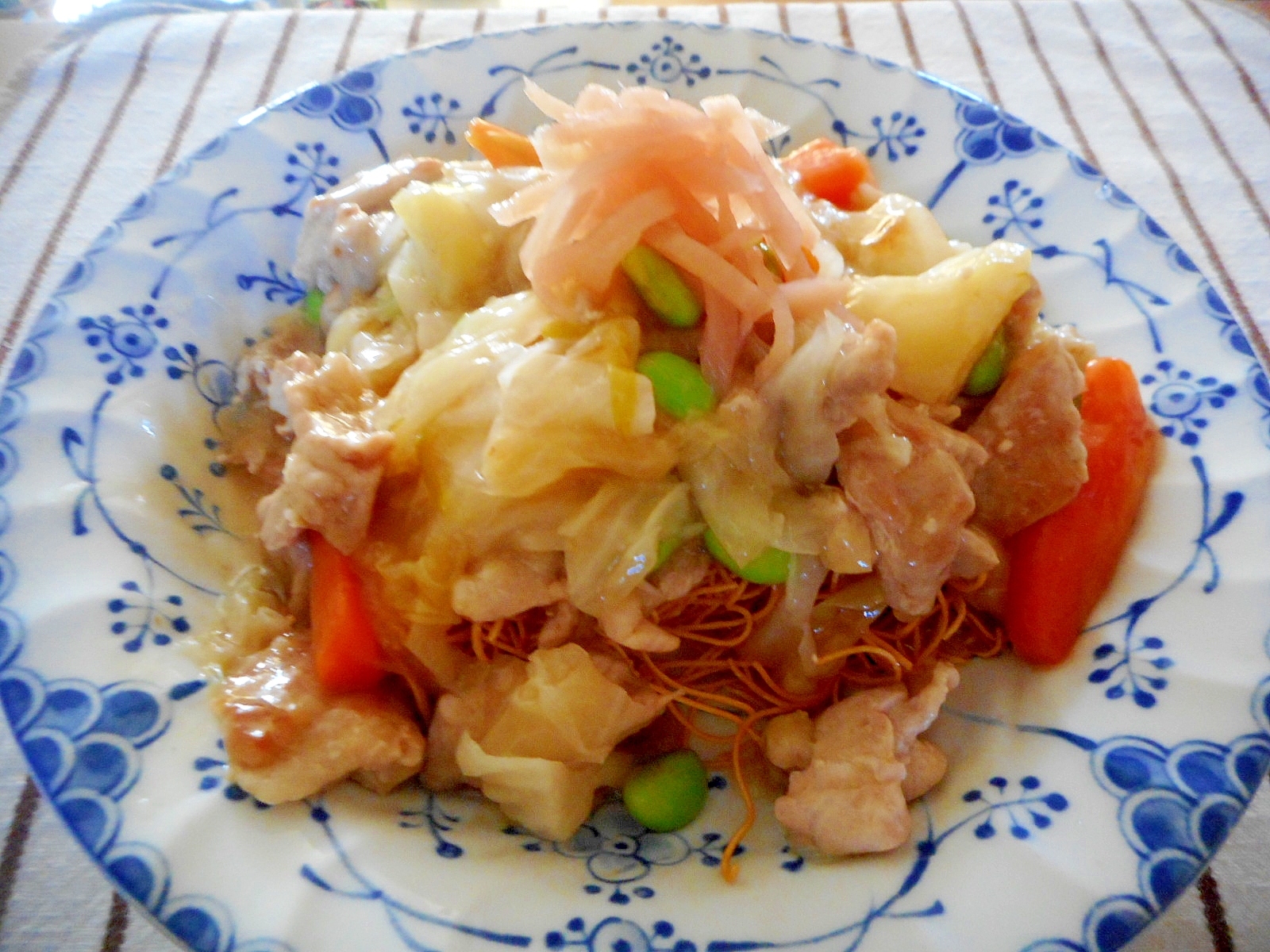 枝豆とキャベツのあんかけ固焼きそば