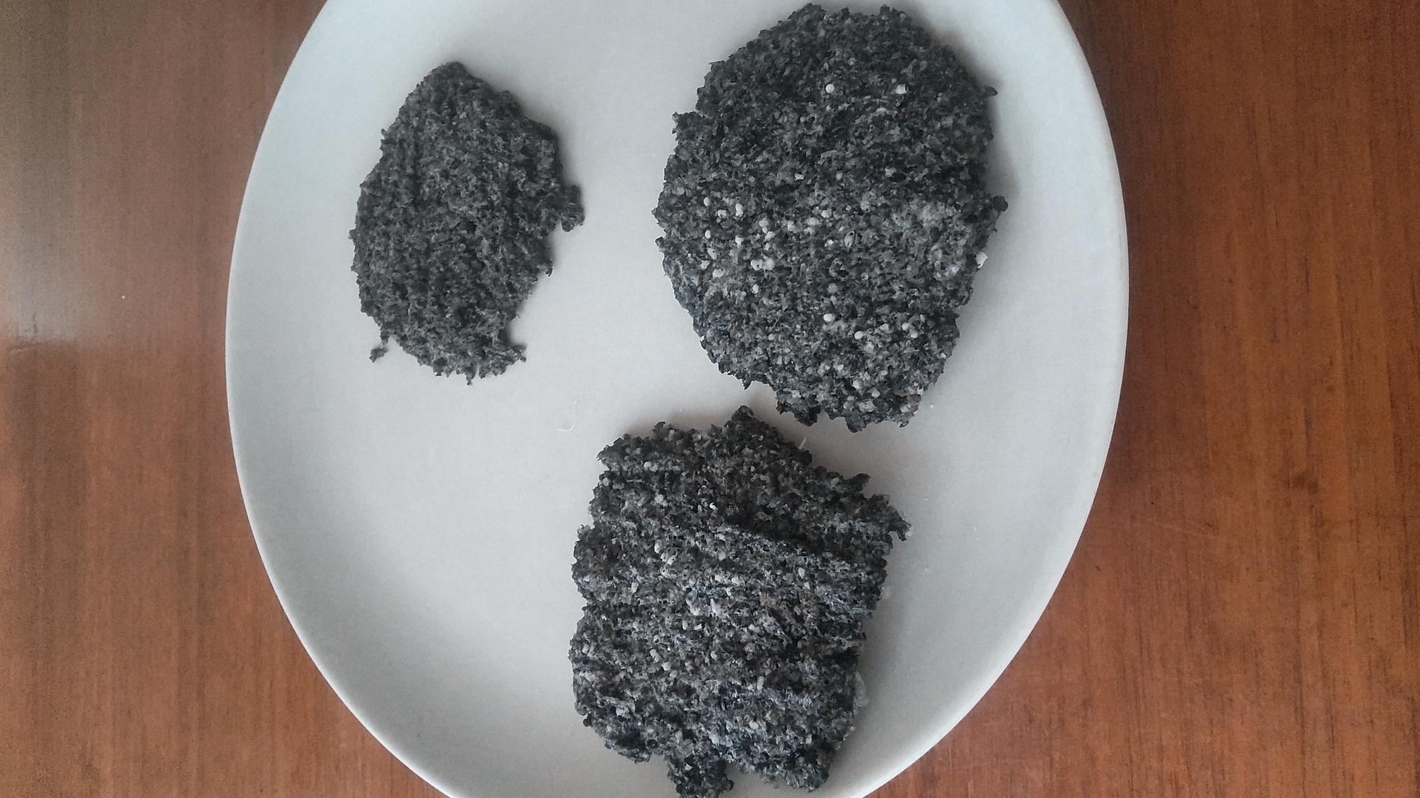 糖質制限に!レンジで柔らか黒ごませんべい
