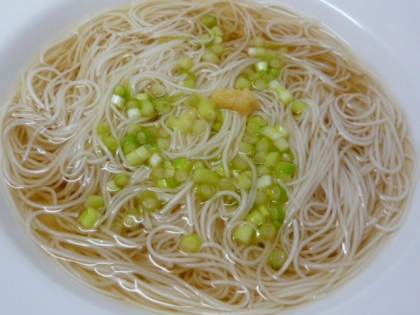 夏でもたまには温かい素麺もいいですね(*´∀｀*)
簡単に作れて美味しかったですv(・∀・*)
また作りますね♪
ごちそう様でした
ヾ(o･∀･o)ﾉﾞ