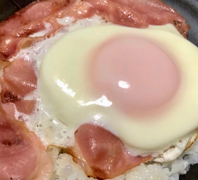 ベーコンエッグ丼