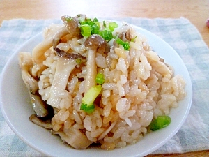 ツナときのこの炊き込みごはん