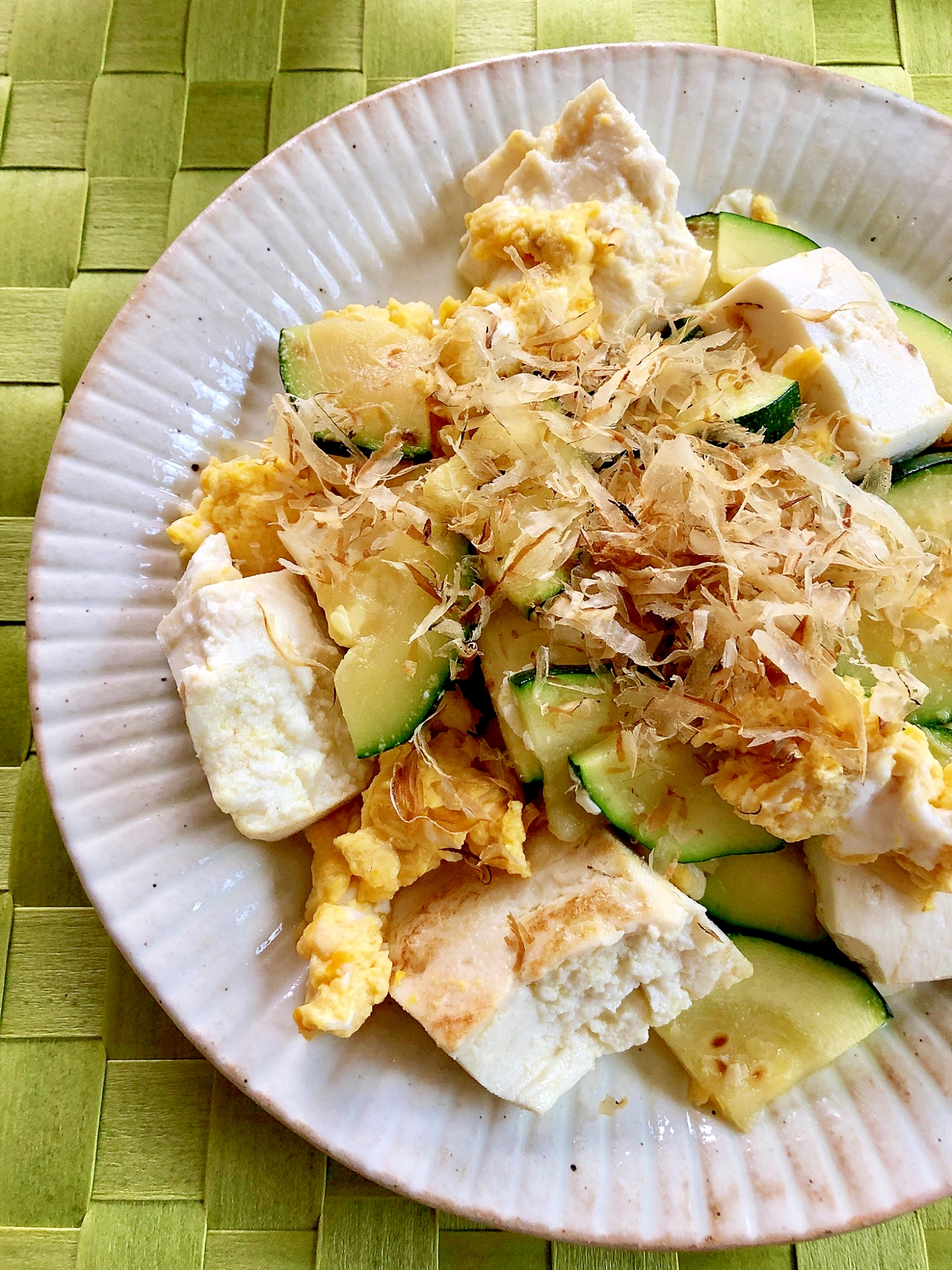 豆腐とズッキーニと卵の炒めもの○糖質オフ