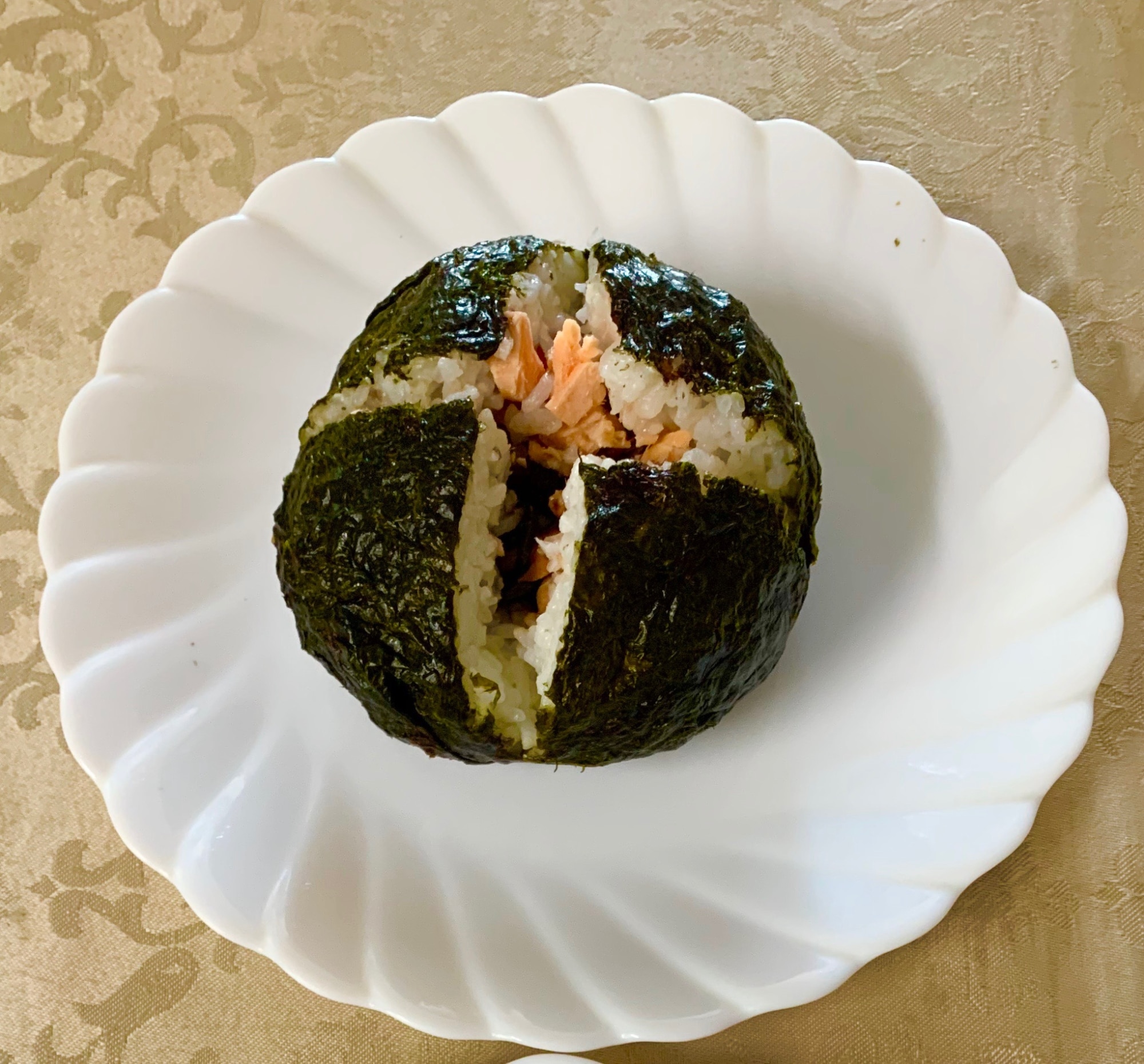 ♡爆弾‼️おにぎり♡ レシピ・作り方 by みゆママ⭐︎ - 楽天レシピ