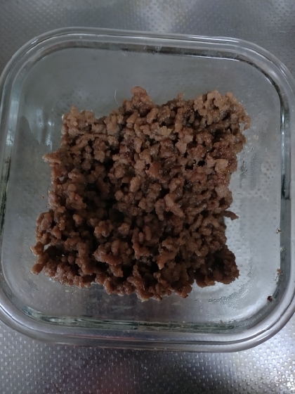 〈丁寧に作る〉しっとりきめ細やか極上そぼろの二色丼