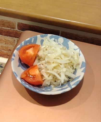 Guuママちゃん♪
ちりめんじゃこ代用で。キャベツをサラダのようにバクバク美味しかったです(*ˊᵕˋ*)最近レタスも高いから嬉しいレシピ♫ごちそうさまでした♡