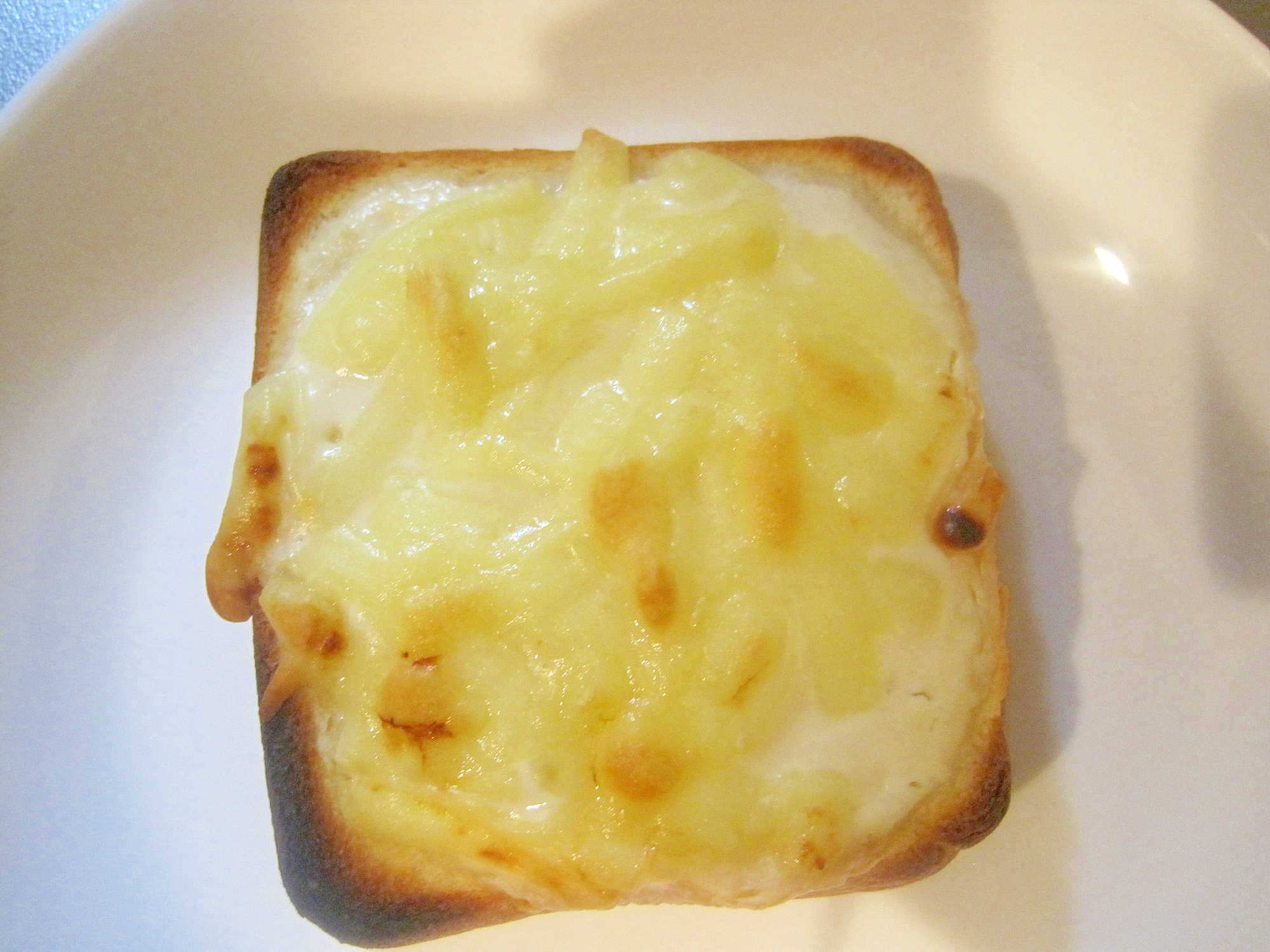 ヨーグルトのチーズトースト