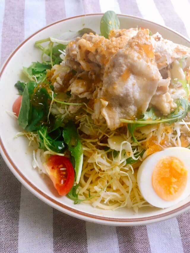 コンビニ風*豚しゃぶパスタサラダ