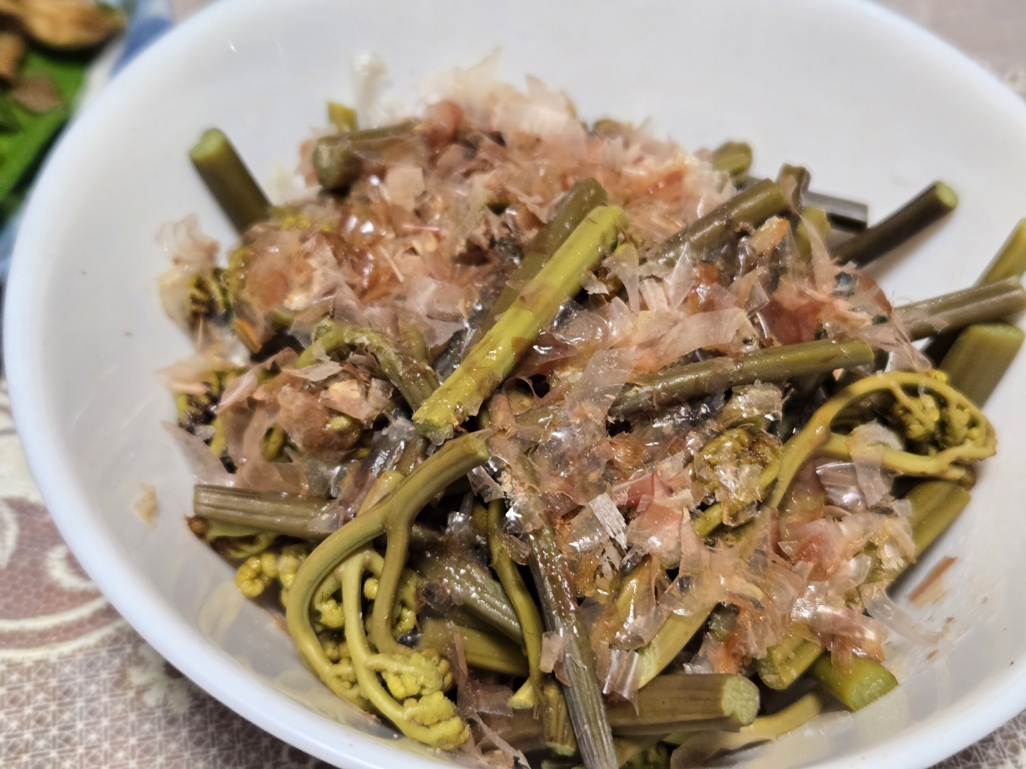 わらびのわさび醤油おかか和え