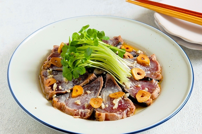 旬のにんにくで かつおのたたきガーリックソース 頑張りすぎない家族ごはん 45 デイリシャス 楽天レシピ 旬のにんにくで かつおのたたきガーリックソース 頑張りすぎない家族ごはん 45 デイリシャス 楽天レシピ