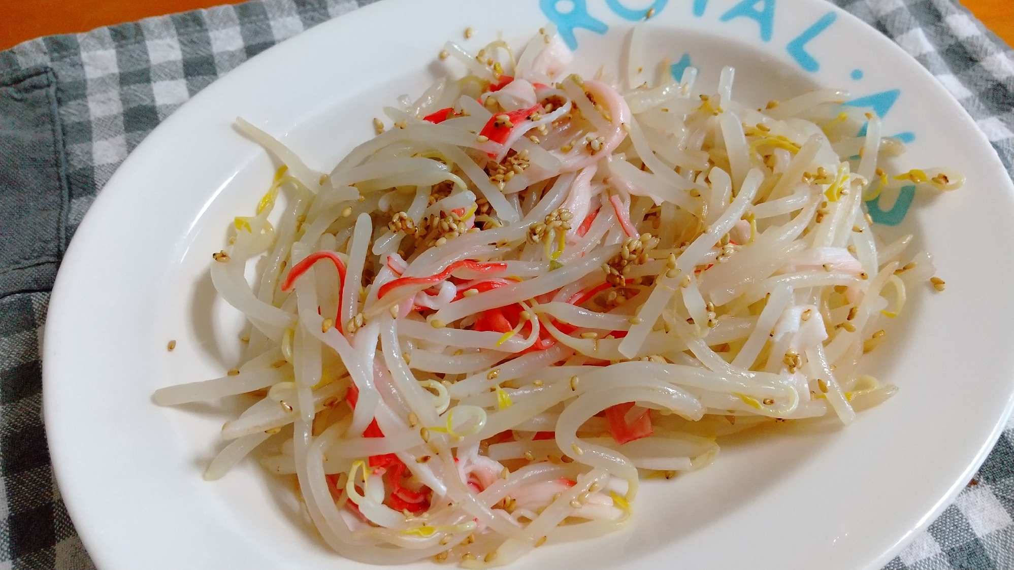【節約レシピ】もやしとカニカマのごま酢あえ
