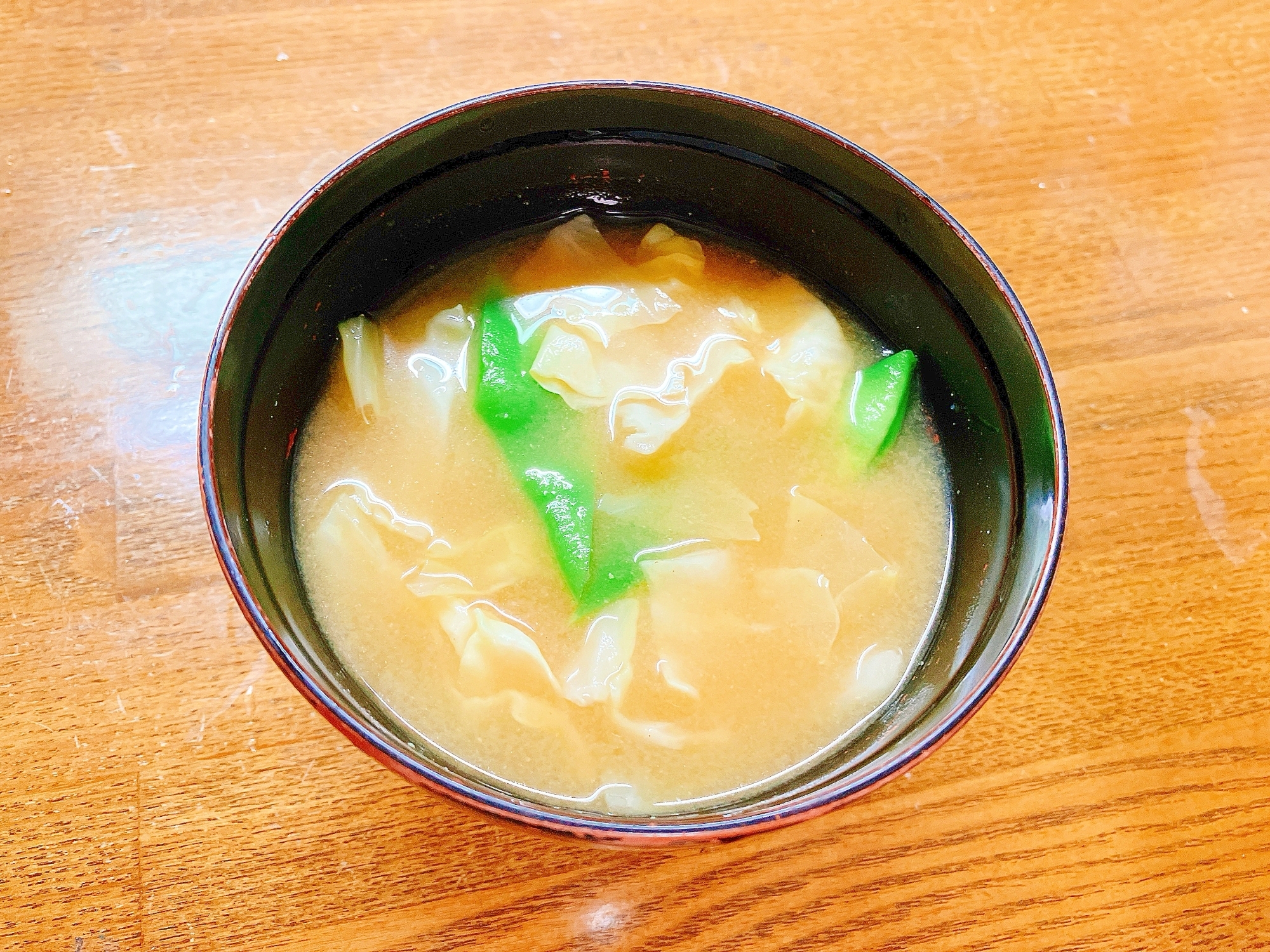 キャベツとインゲン豆の味噌汁