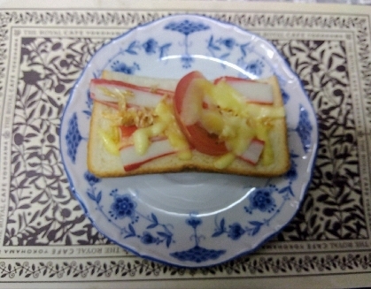 トマトと小えびのチーズトースト