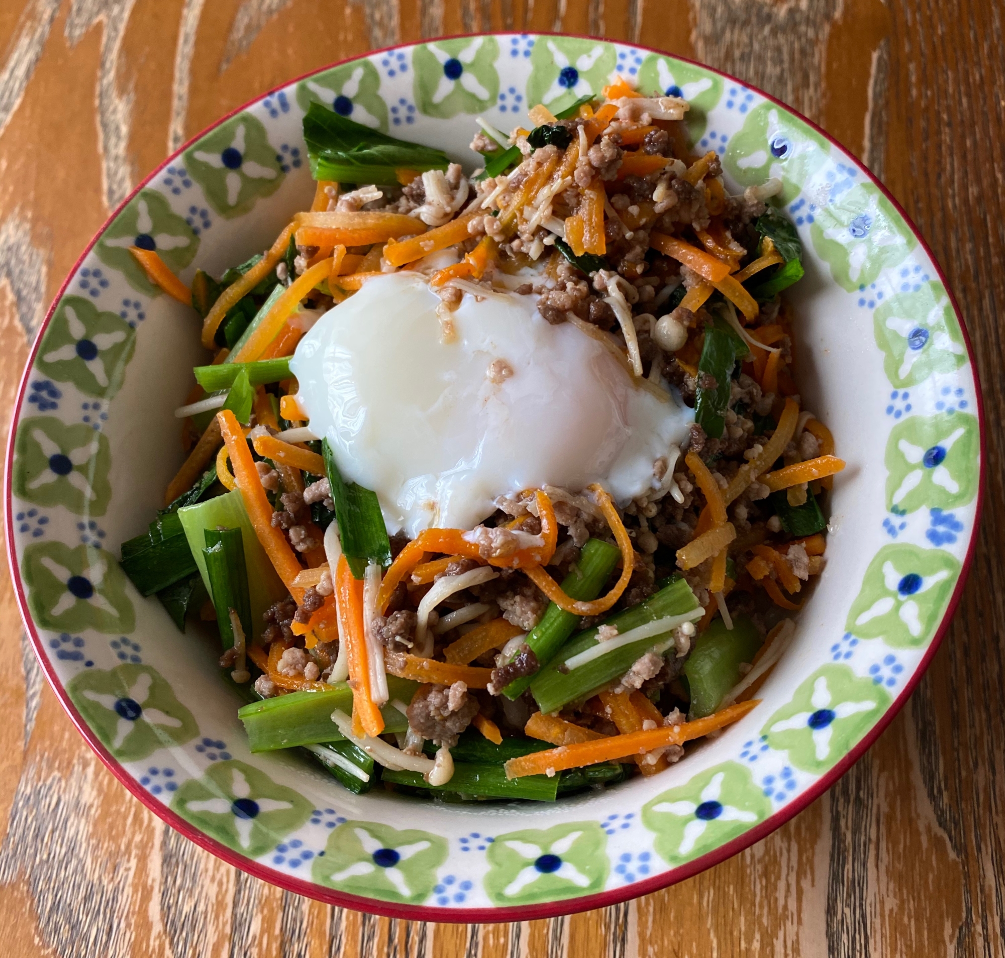 ガッツリ食べたい！鶏そぼろと野菜のビビンバ