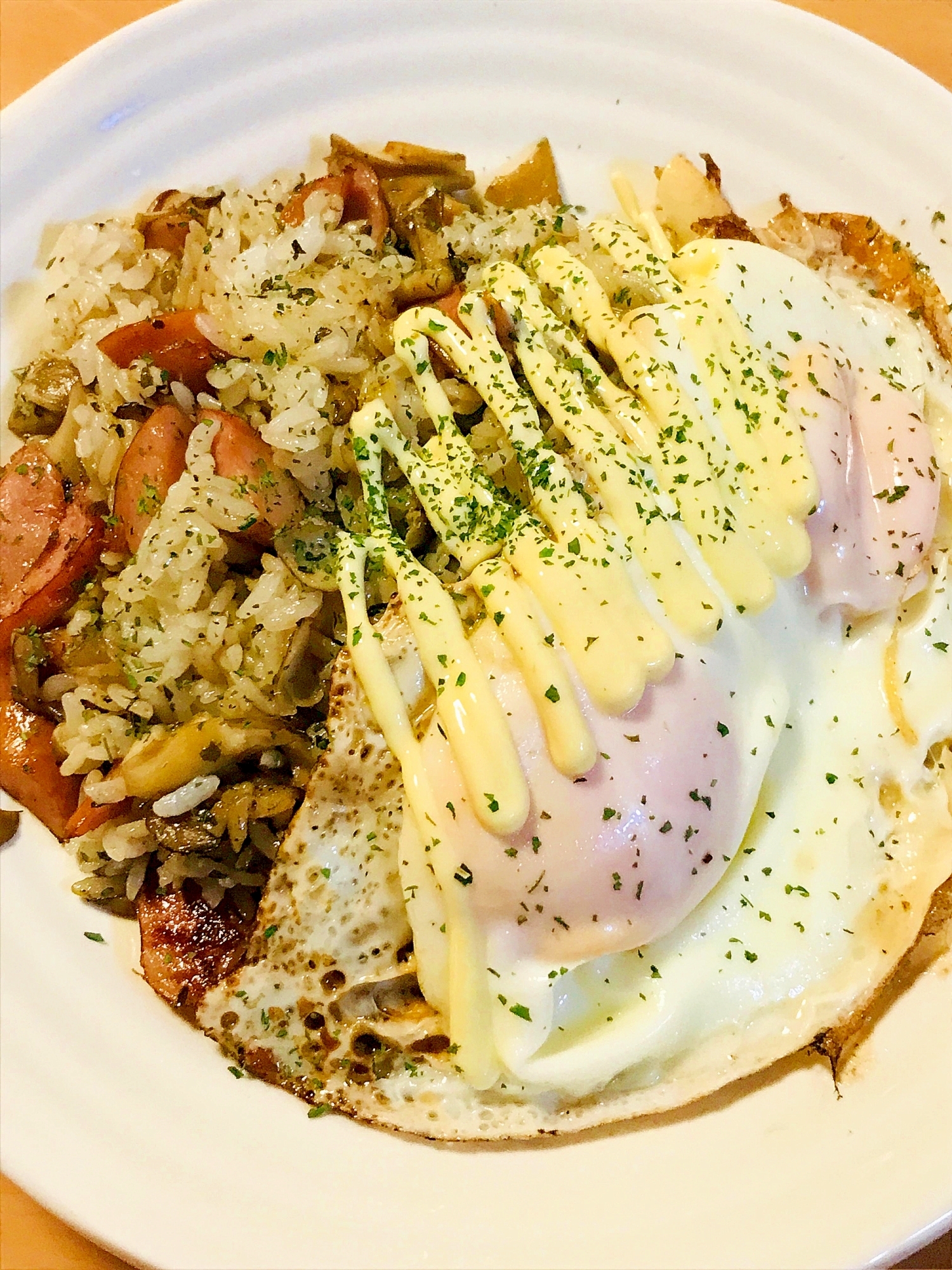 簡単プレート●バターライス&目玉焼きのオムライス