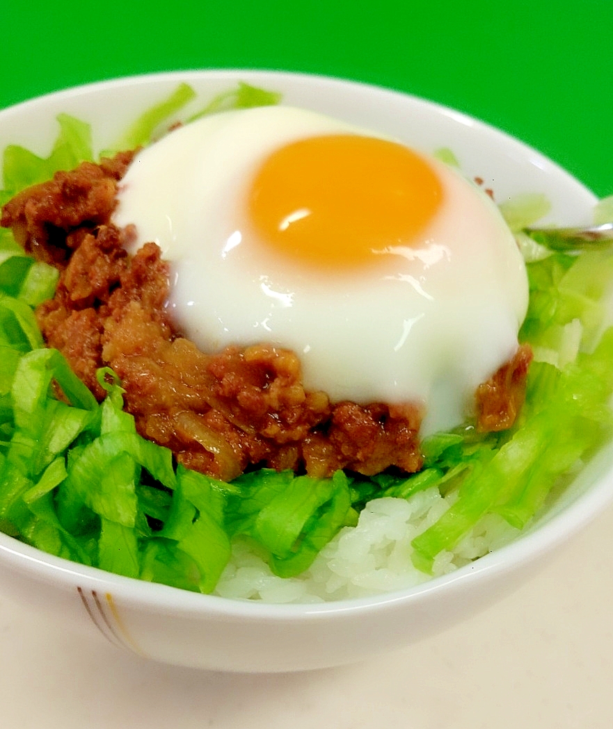 電子レンジde肉味噌丼！withレタス＋温泉卵♪