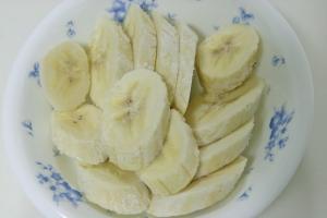 食べる前に切る！凍らせるて切るだけ・バナナアイス