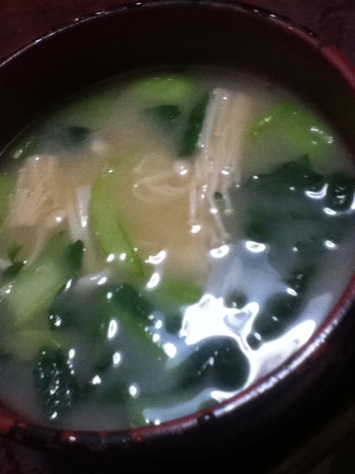 小松菜とえのきと玉ねぎの味噌汁