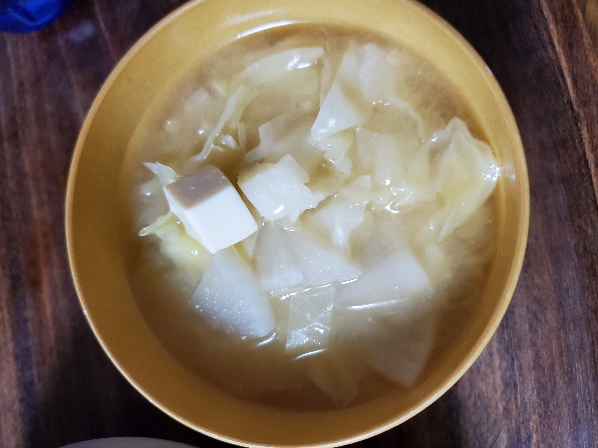 キャベツと大根と豆腐のお味噌汁