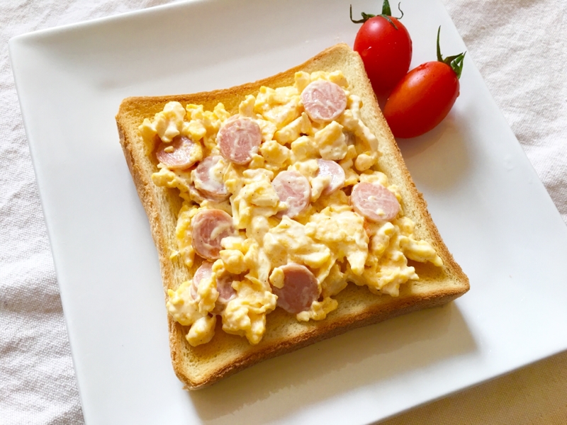 ぐちゃっと簡単!ウインナーと卵のマヨ和えトースト♡