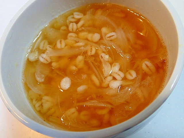 レンジで　玉ねぎと押し麦の生姜入りスープ♪