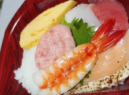ひな祭りに☆まぐろとえびのちらし寿司