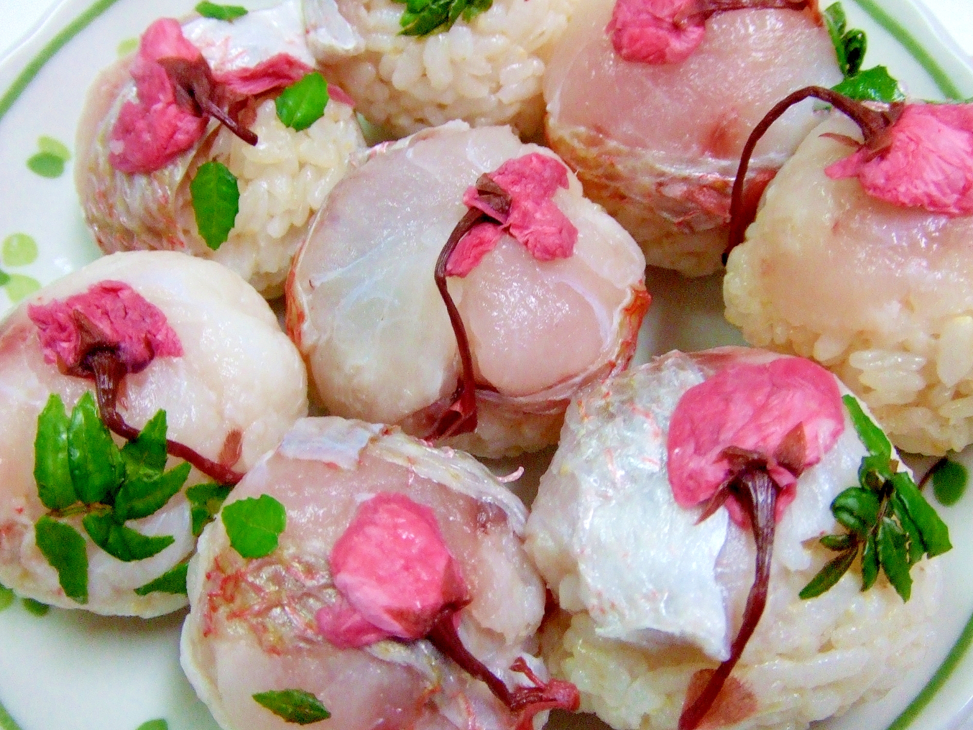 昆布〆鯛で桜てまり寿司