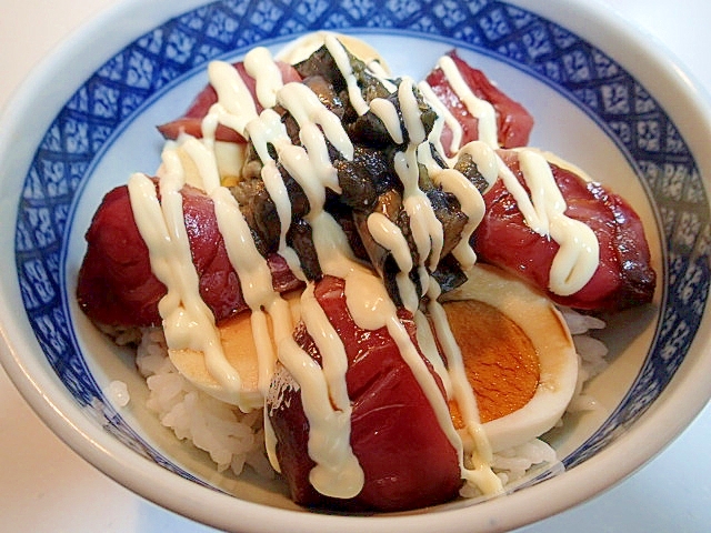 ❤ゆで卵とぶり刺と茄子の甘煮の醤油マヨ丼❤