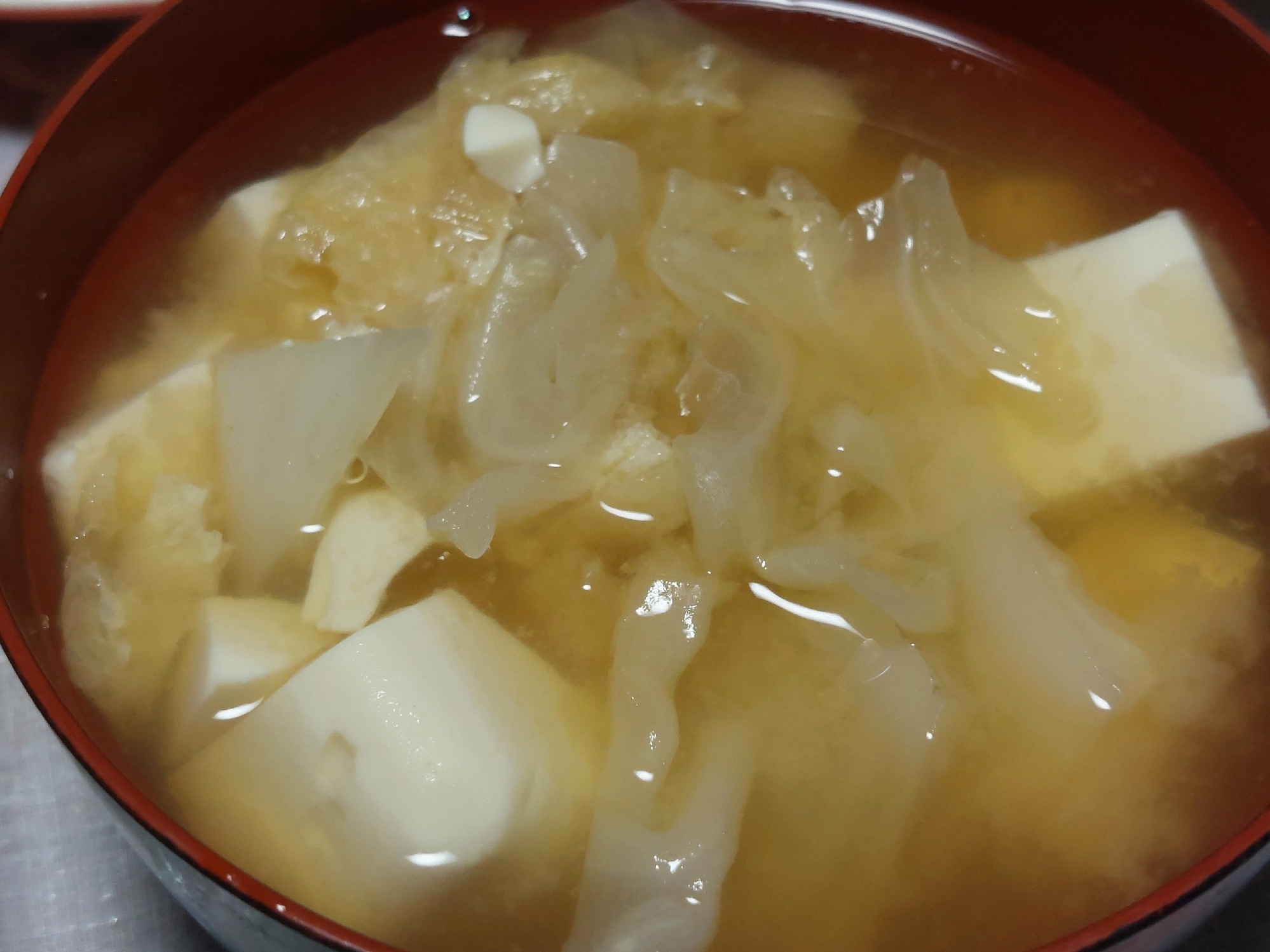 キャベツとお豆腐のお味噌汁