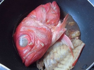 冷凍赤魚の煮付け