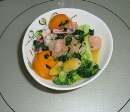 スペイン料理♪魚介and野菜の彩りアヒージョ