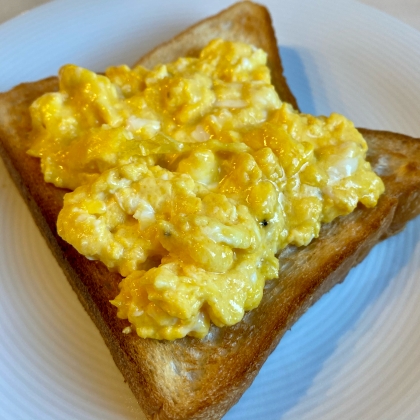 美味しい朝食！チーズふわ卵トースト