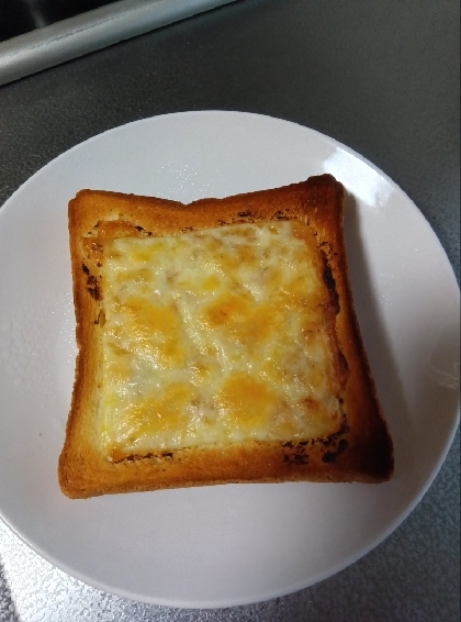 朝ご飯に作りました！味噌と、チーズってやっぱり合いますね〜甘じょっぱいのが、とても美味しいです。また作ります！ごちそうさま(⁠◍⁠•⁠ᴗ⁠•⁠◍⁠)