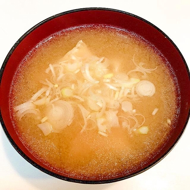 椎茸と厚揚げと長ねぎの味噌汁
