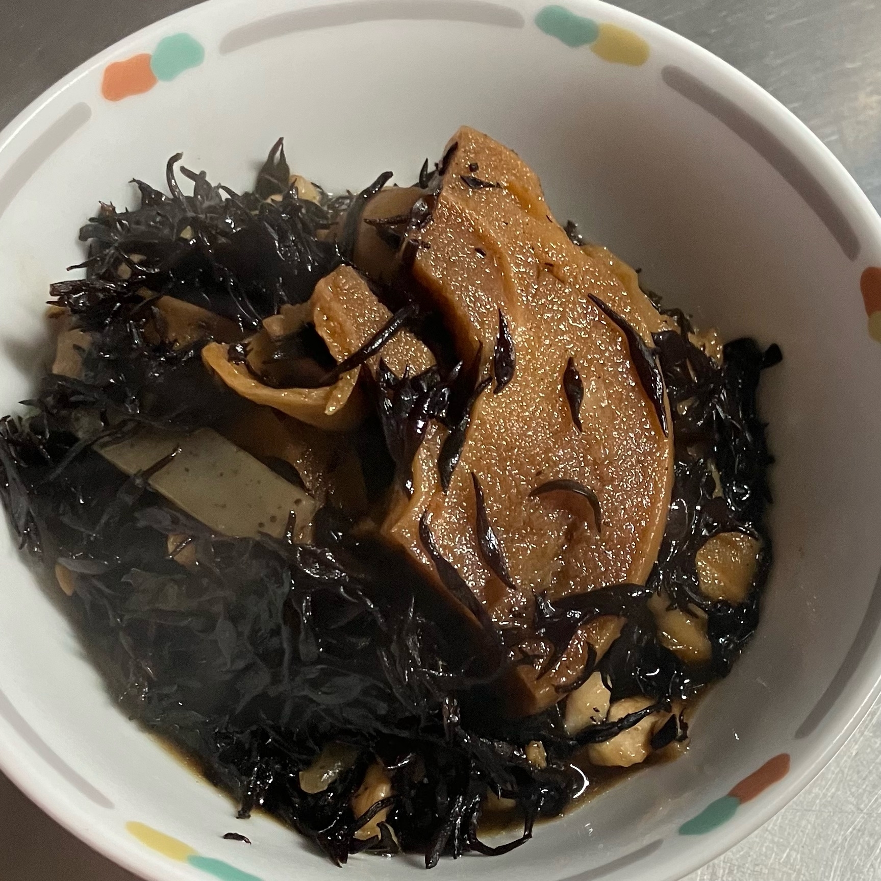 多層鍋で《芽ひじきと車麩の煮物》