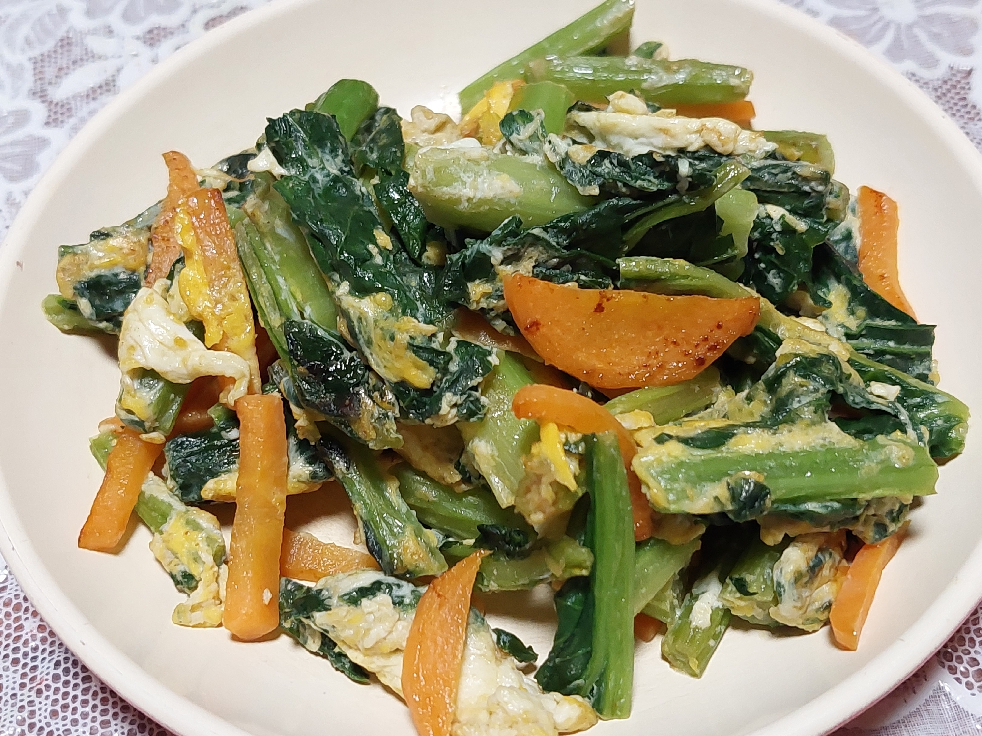 のらぼう菜とにんじんの卵とじ炒め