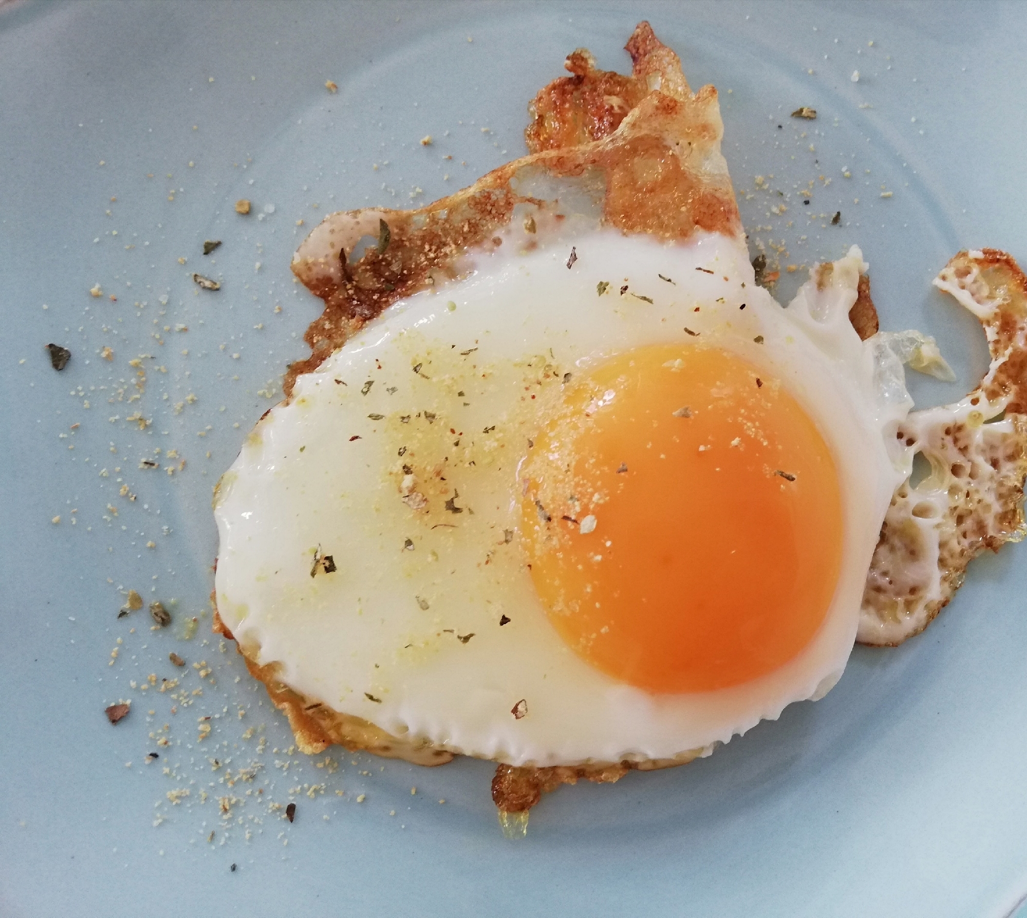 ハーブ香る目玉焼き