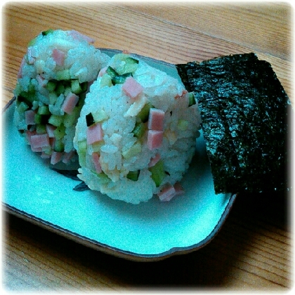 お寿司のおにぎりもいいですね！コリコリ胡瓜の食感もよくとっても美味しかったです♡
ご馳走さま(*^^*)