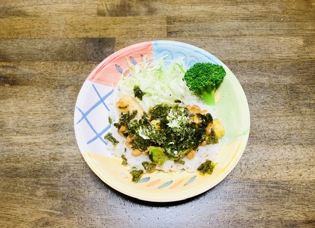 丼レシピ　アボカド納豆キムチ丼