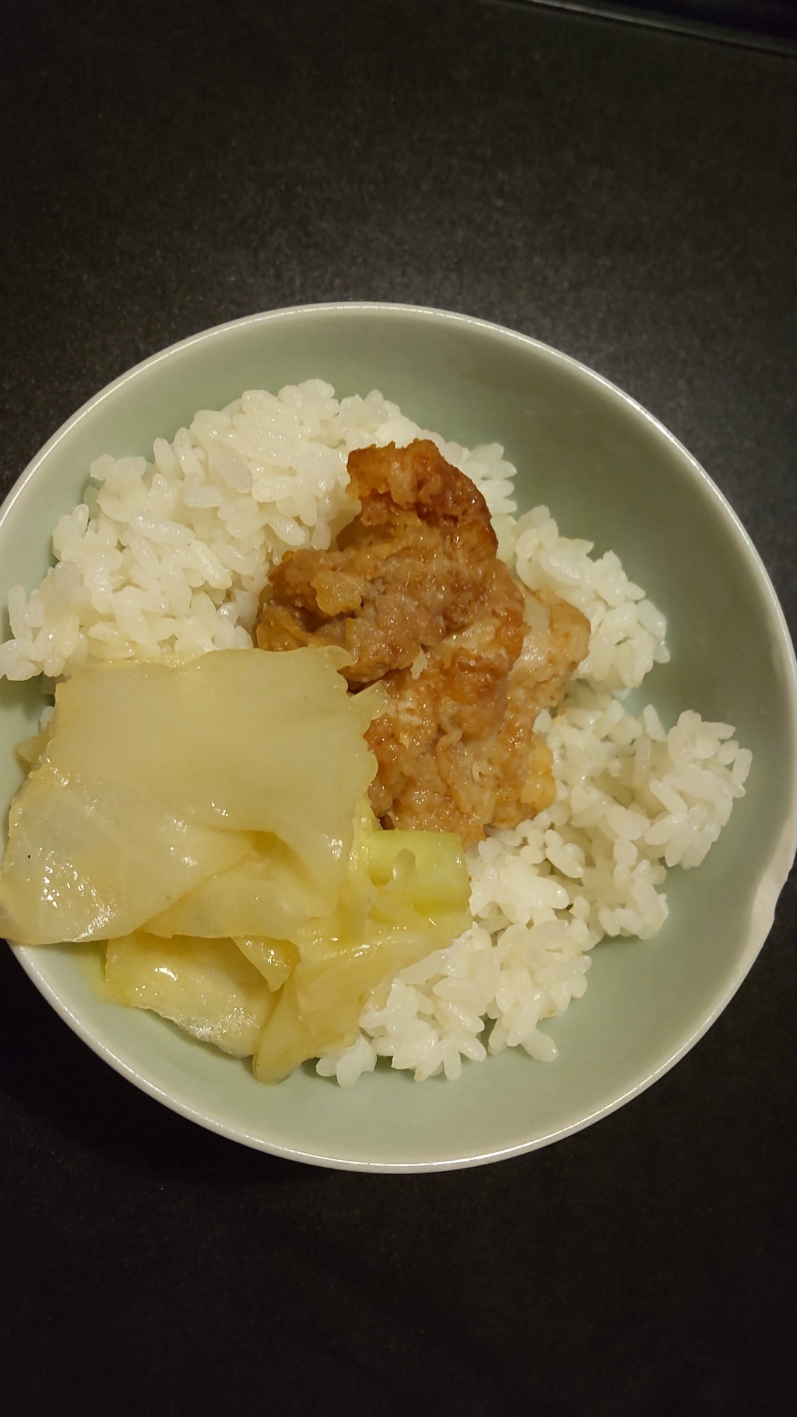 唐揚げキャベツ丼