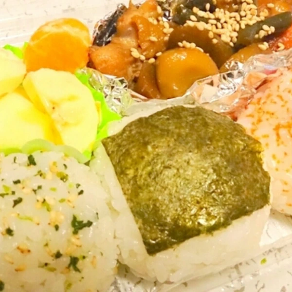 鮭ととびっこのおにぎり レシピ 作り方 By Mi 楽天レシピ 鮭ととびっこのおにぎり レシピ 作り方 By Mi 楽天レシピ