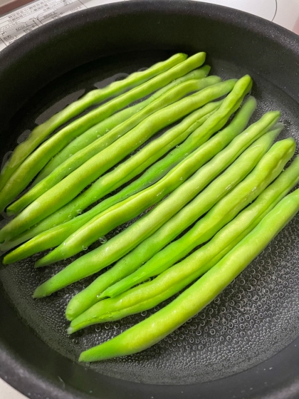 ふるさと納税返礼品の野菜の中にいんげんがあったので初めて茹でました！綺麗に茹で上がりました！ありがとうございます^ ^