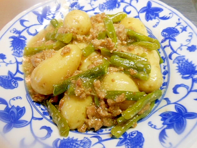 ☆小芋じゃがとインゲンの挽肉塩麹煮（餡かけ）