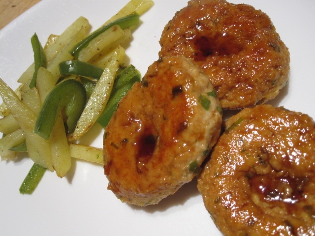 豆腐と鶏ひき肉の照り焼きハンバーグ